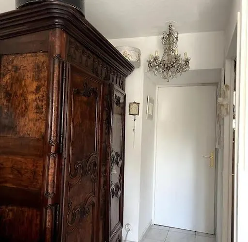 Apparemment Proche Tram شقة *