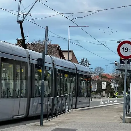 Apparemment Proche Tram Apartment *