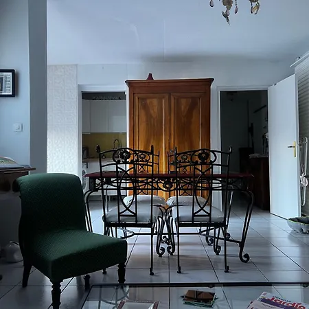 Apparemment Proche Tram Apartment *